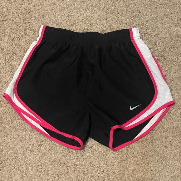 Nike Pants - NWOT Nike Women’s Dri-Fit Size S